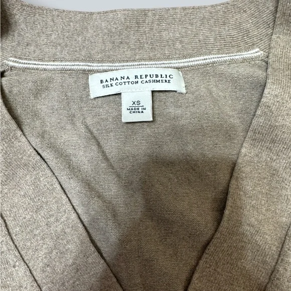 Banana Republic Cashmere, Silk & Cotton Blend V-Neck Sweater - Picture 2 of 4